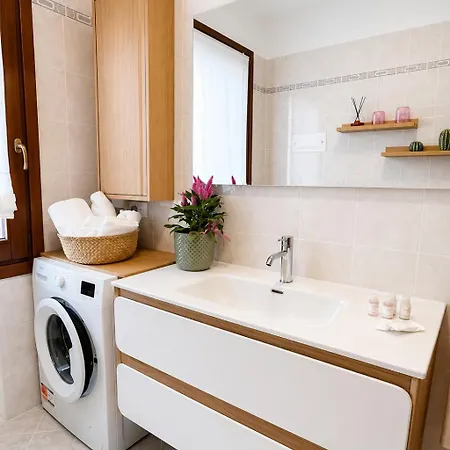 Enzo's - Art, Relax&parking Apartment Venedig
